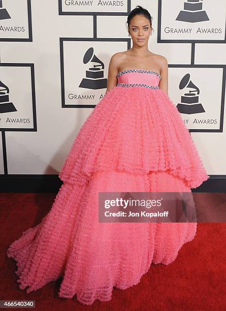 Singer Rihanna arrives at the 57th GRAMMY Awards at Staples Center on February 8, 2015 in Los Angeles, California.