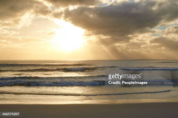 vista al mar - sunset beach fotografías e imágenes de stock