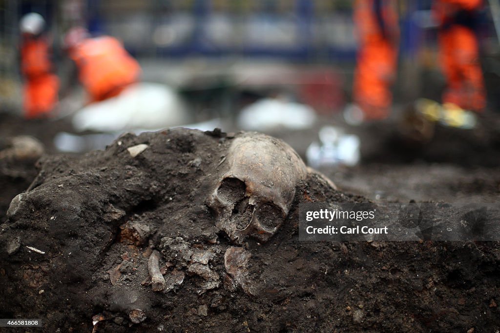 Excavation Of 3000 Skeletons Continues At Crossrail Site