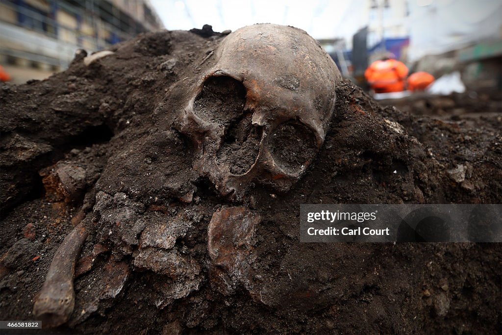 Excavation Of 3000 Skeletons Continues At Crossrail Site