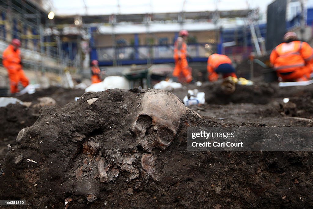 Excavation Of 3000 Skeletons Continues At Crossrail Site