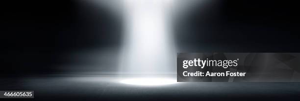 ilustrações de stock, clip art, desenhos animados e ícones de spotlight studio background - holofote