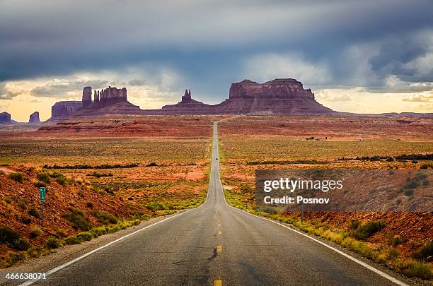monument valley - monument valley foto e immagini stock