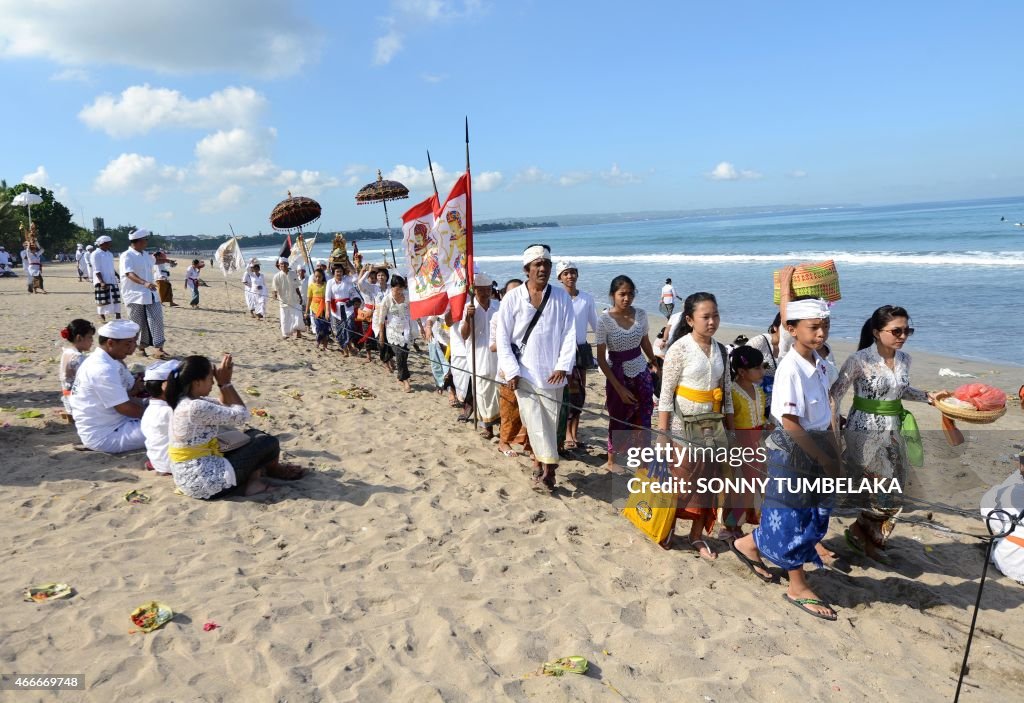 INDONESIA-RELIGION-HINDU-MELASTI