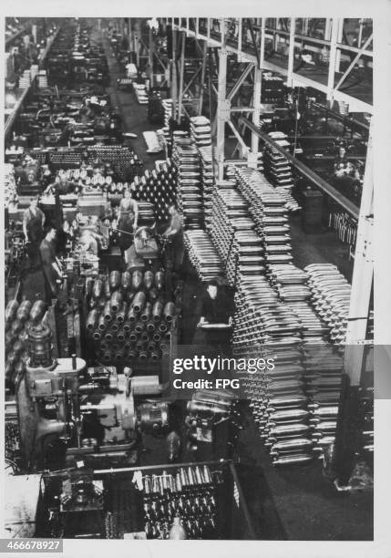 Ww2 Shell Making Machine 31,262 Weapons World War Two Stock Photos, High-Res Pictures, and ...