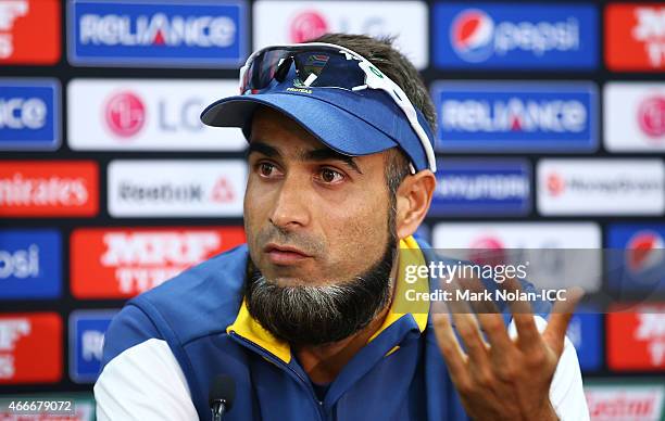 Muhammad Imran Tahir of South Africa talks to the media after the 2015 ICC Cricket World Cup match between South Africa and Sri Lanka at Sydney...