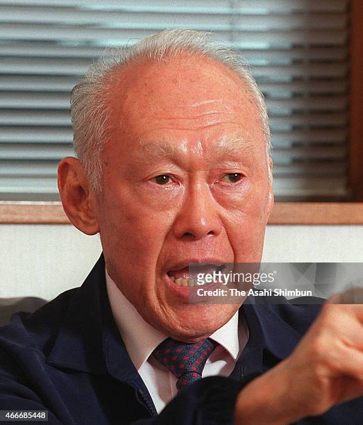 Former Singapore Prime Minister and Senior Minister Lee Kuan Yew speaks during the Asahi Shimbun interview on January 7, 2000 in Singapore.