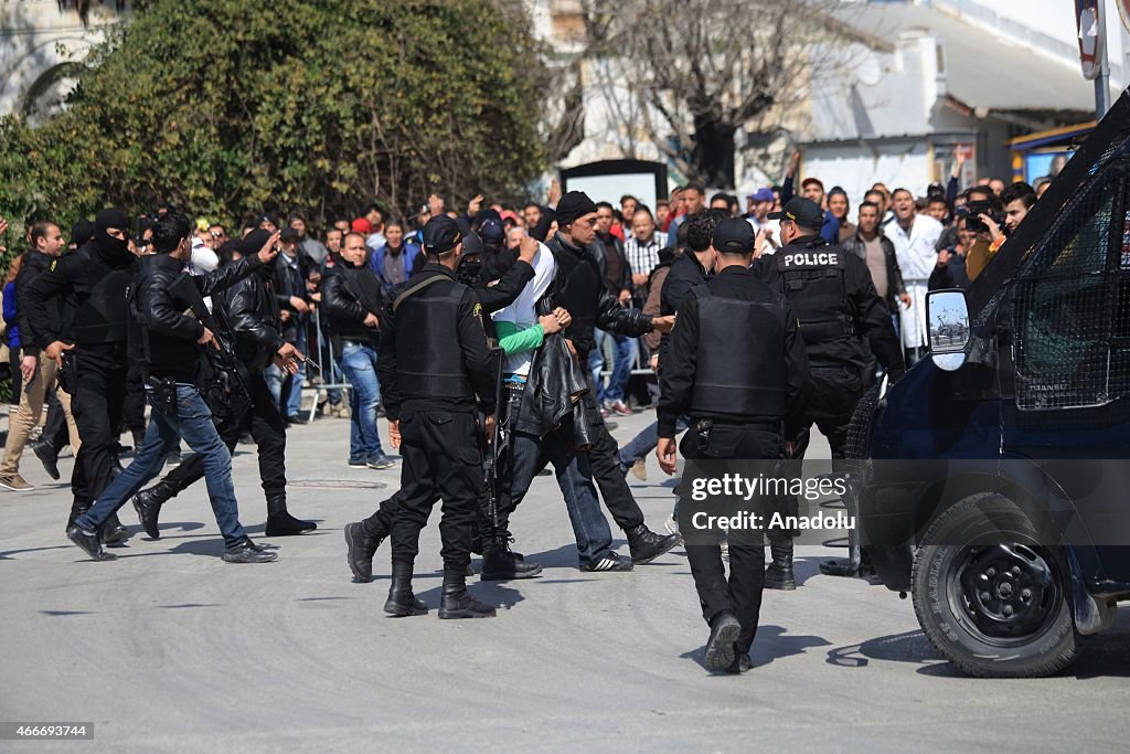 19 Dead After Gunmen Attack Tunisian Museum