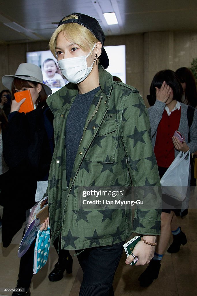 Celebrity Sighting At Gimpo Airport