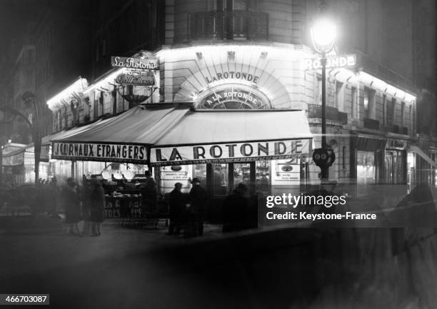 Brasserie La Rotonde in November 1929 in Paris, France.