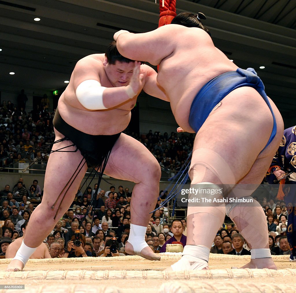 Grand Sumo Spring Tournament - Day 10