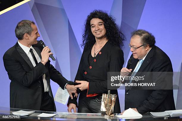 Serbien Nemanja Radulovic speaks after receiving an award for "best instrumental solist of the year" from the hands of French journalist Louis...