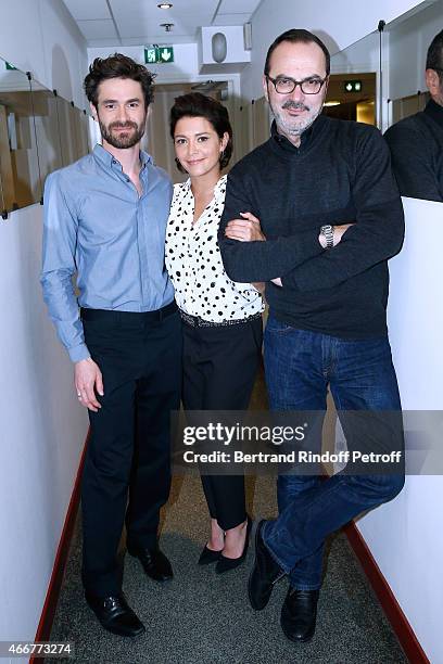 Actors Yannick Renier, Emma de Caunes and Director Olivier Jahan present the movie "Les chateaux de sable" during the 'Vivement Dimanche' French TV...