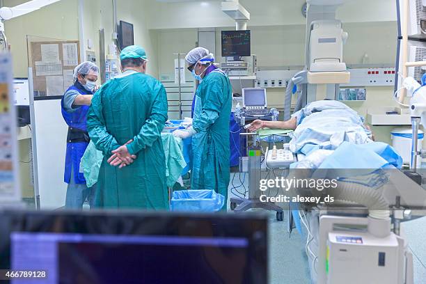 Hectic Operating Room Busy Operating Room Photos and Premium High Res Pictures - Getty Images
