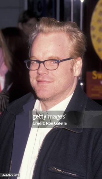 Philip Seymour Hoffman attends the premiere of "Sweet and Lowdown" on November 30, 1999 at the Walter Reade Theater in New York City.