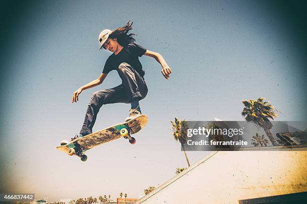 Teenager Skateboarding Venice Beach-Skatepark in Los Angeles