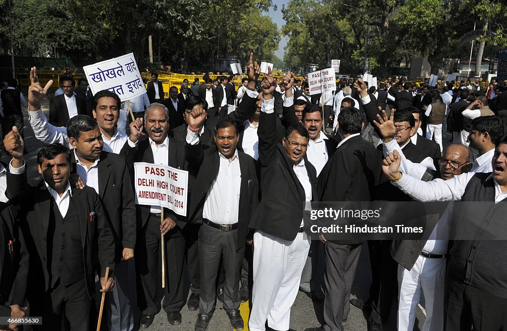 Lawyers Protest Against Delhi High Court Amendment Bill
