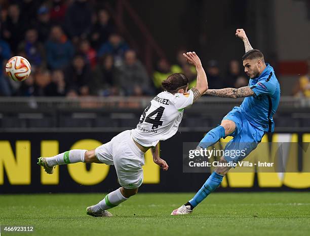 Mauro Icardi of FC Internazionale in action during the UEFA Europa League Round of 16 match between FC Internazionale Milano and VfL Wolfsburg at...