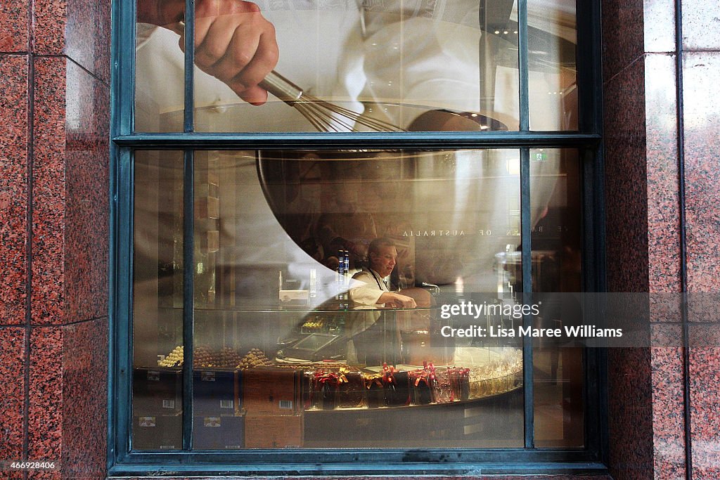 Lindt Cafe Sydney Reopens Three Months After Siege