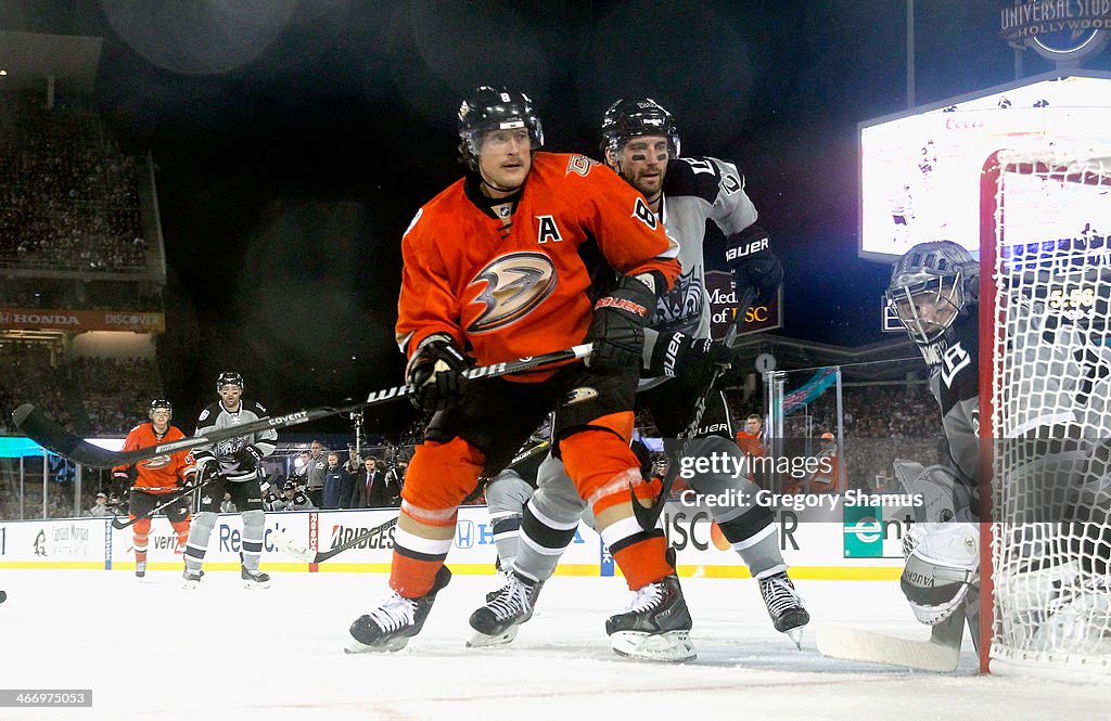 2014 Coors Light NHL Stadium Series - Anaheim Ducks v Los Angeles Kings