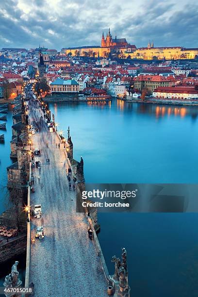 charles bridge and hradcany - czech republic stock pictures, royalty-free photos & images