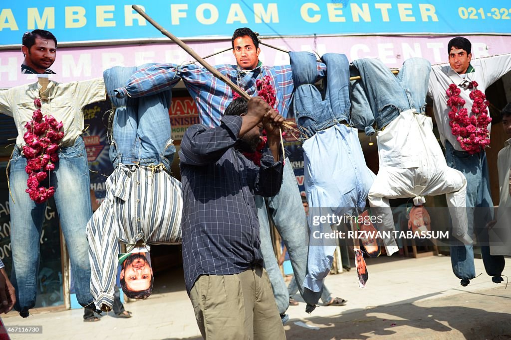 CRICKET-PAKISTAN-PROTEST