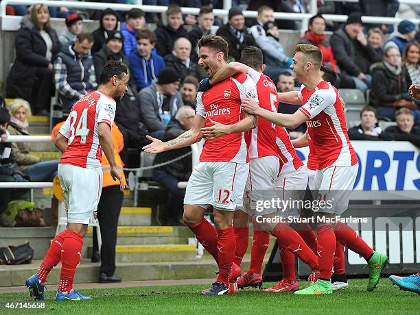 Olivier Giroud celebrates scoring the 1st Arsenal goal with Francis Coquelin Gabriel, Calum Chambers and Nacho Monreal during the Barclays Premier...