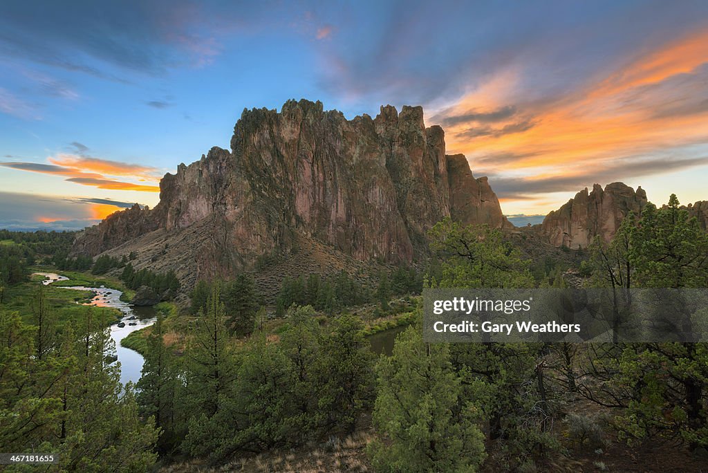 USA, Oregon, View of Smith Rock