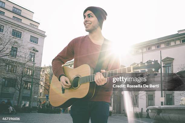 gitarrenspieler - cityfolk festival 2015 stock-fotos und bilder