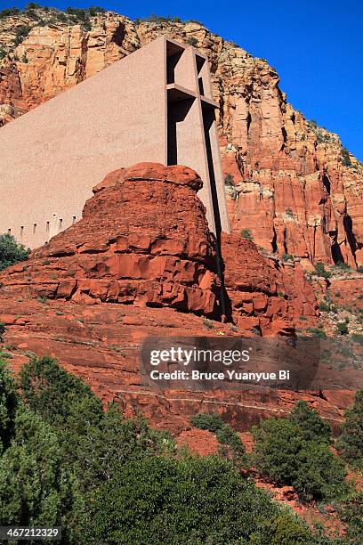 the chapel of the holy cross - chapel of the holy cross sedona stock pictures, royalty-free photos & images