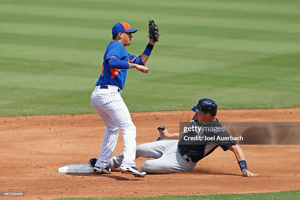 New York Yankees v New York Mets