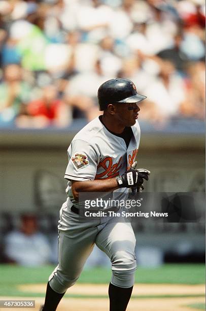 Melvin Mora of the Baltimore Orioles runs against the Chicago White Sox on July 1, 2001.