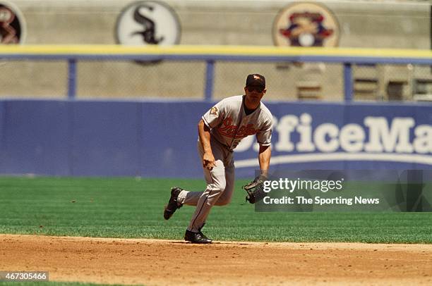 Brian Roberts of the Baltimore Orioles fields against the Chicago White Sox on July 1, 2001.