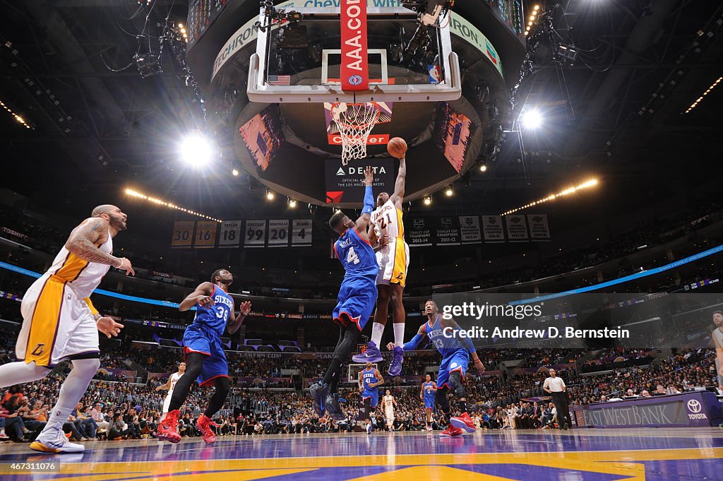 Philadelphia 76ers v Los Angeles Lakers