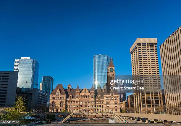 old city hall and nathan phillips square - altes rathaus toronto stock-fotos und bilder
