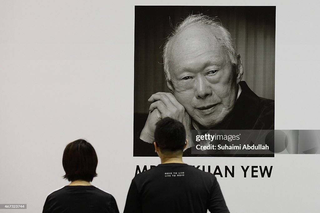 Singapore Mourns Passing Of Former Prime Minister Lee Kuan Yew