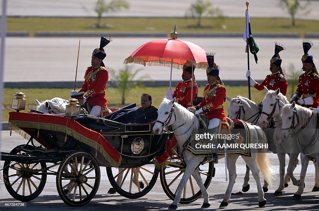 PAKISTAN-UNREST-DEFENCE-PARADE