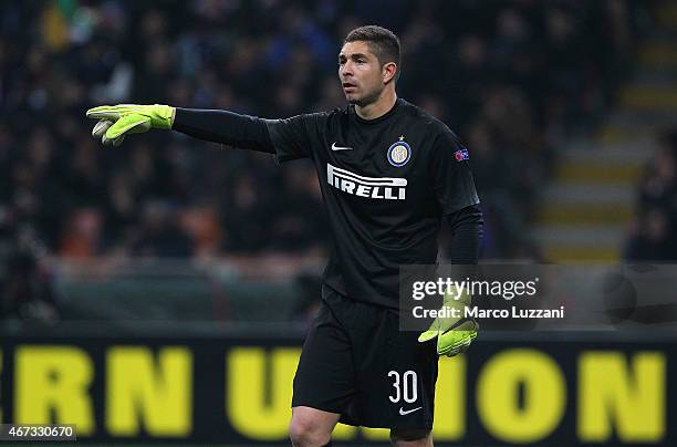 Juan Pablo Carrizo of FC Internazionale Milano gestures during the UEFA Europa League Round of 16 match between FC Internazionale Milano and VfL...