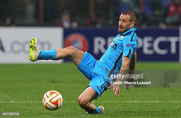 Rodrigo Palacio of FC Internazionale Milano in action during the UEFA Europa League Round of 16 match between FC Internazionale Milano and VfL...