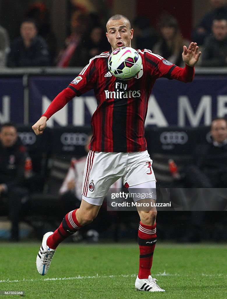 AC Milan v Cagliari Calcio - Serie A