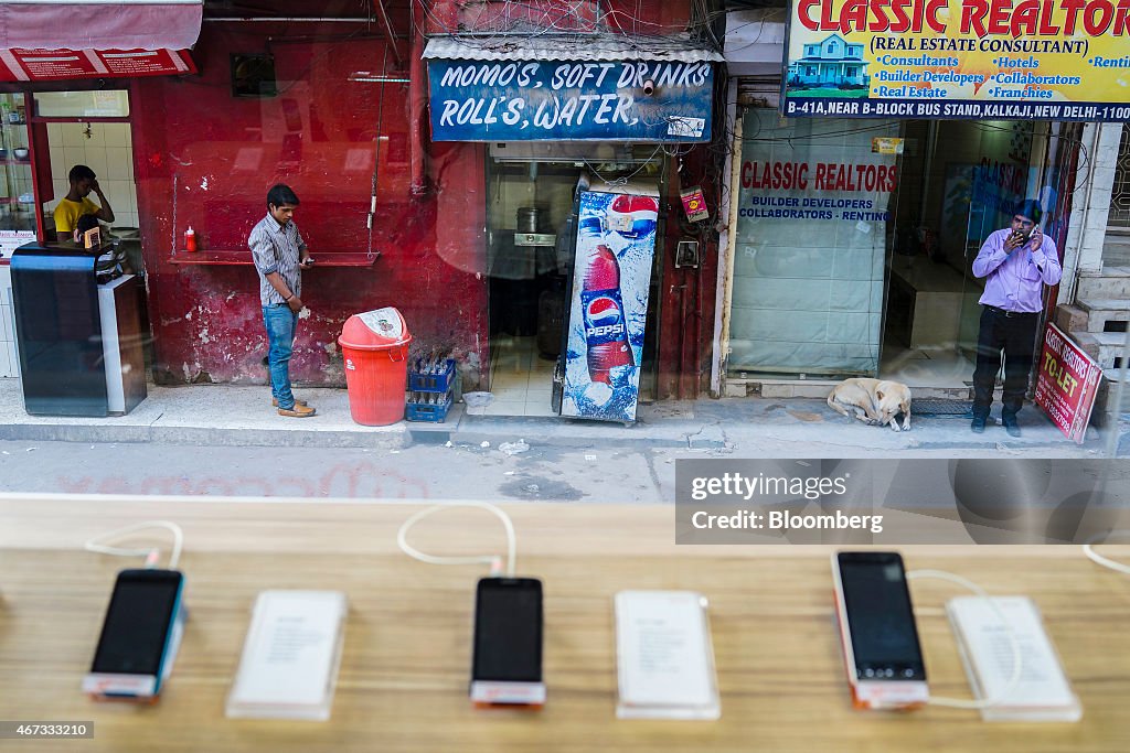 Micromax Informatics Ltd. Chief Executive Officer Vineet Taneja Interview And Operations At A Store