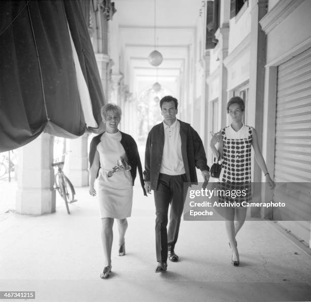 Actor Maximilian Schell with sister Immy and actress Cordula Trantow at the Lido in Venice during the filming of the movie 'The Castle' , 1968.