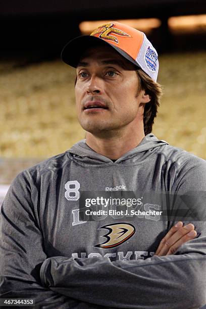 Teemu Selanne of the Anaheim Ducks looks across the field prior to team practice in preparation for the 2014 Coors Light NHL Stadium Series at Dodger...