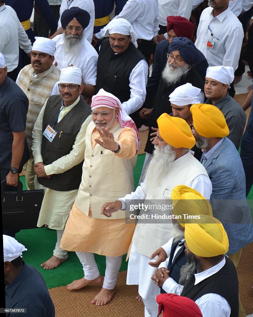 Prime Minister Narendra Modi Pays Obeisance At Golden Temple