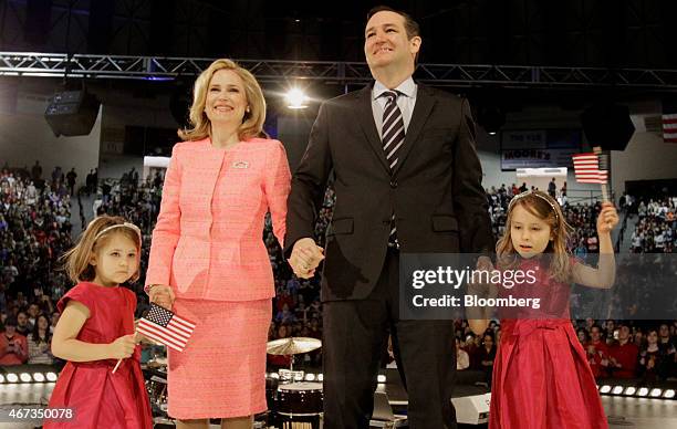 177 Ted Cruz Daughter Stock Photos, High-Res Pictures, and Images - Getty  Images