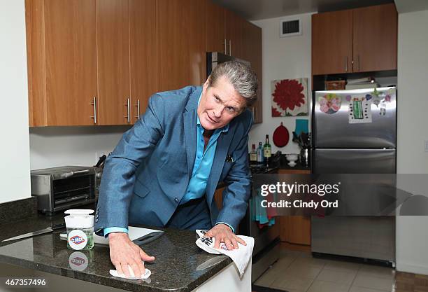 No hassles when you clean like The Hoff! David Hasselhoff shows New Yorkers how easy it is to clean with Clorox's new products and Homejoy cleaning...