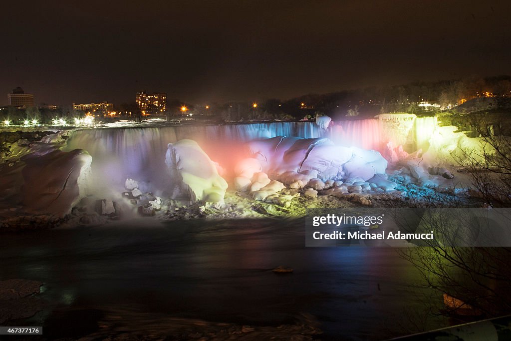 National Landmarks Illuminated Across U.S. To Shine Light On Ebola Crisis And Show Solidarity With West Africa