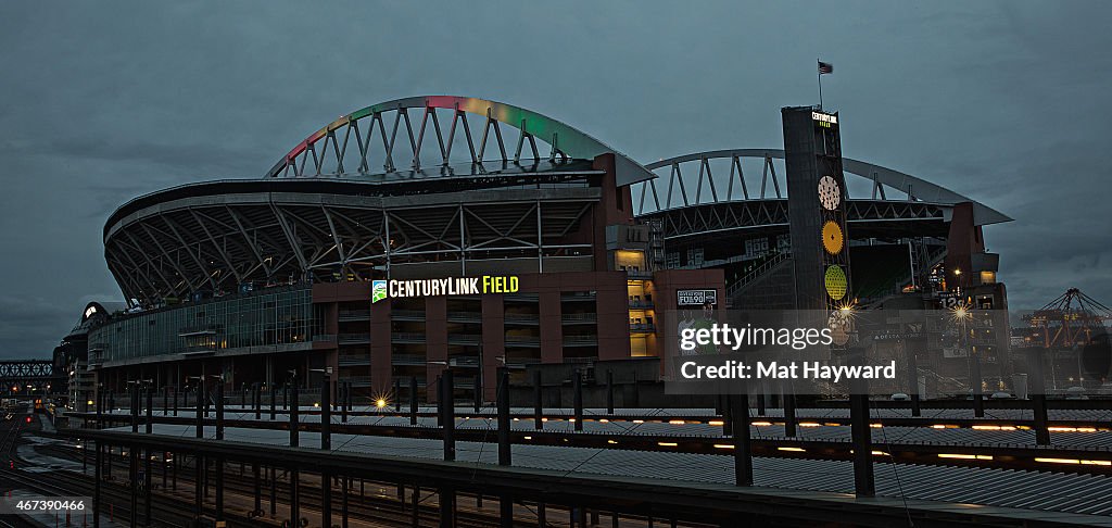 National Landmarks Illuminated Across U.S. To Shine Light On Ebola Crisis And Show Solidarity With West Africa