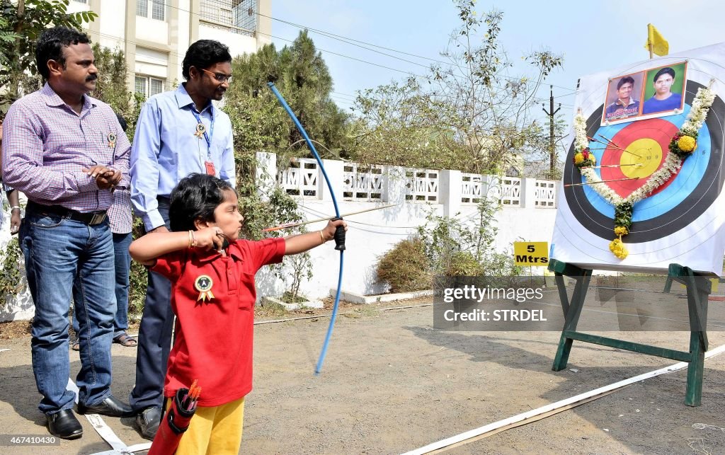 TOPSHOT-INDIA-ARCHERY