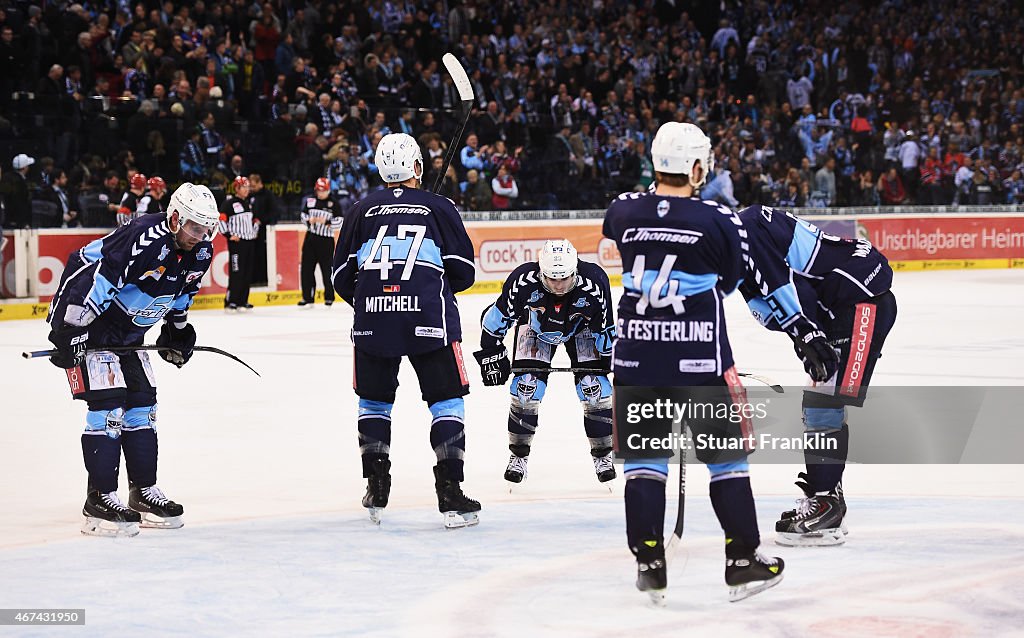 Hamburg Freezers v Duesseldorfer EG  - DEL Play-offs Quarter Final Game 7